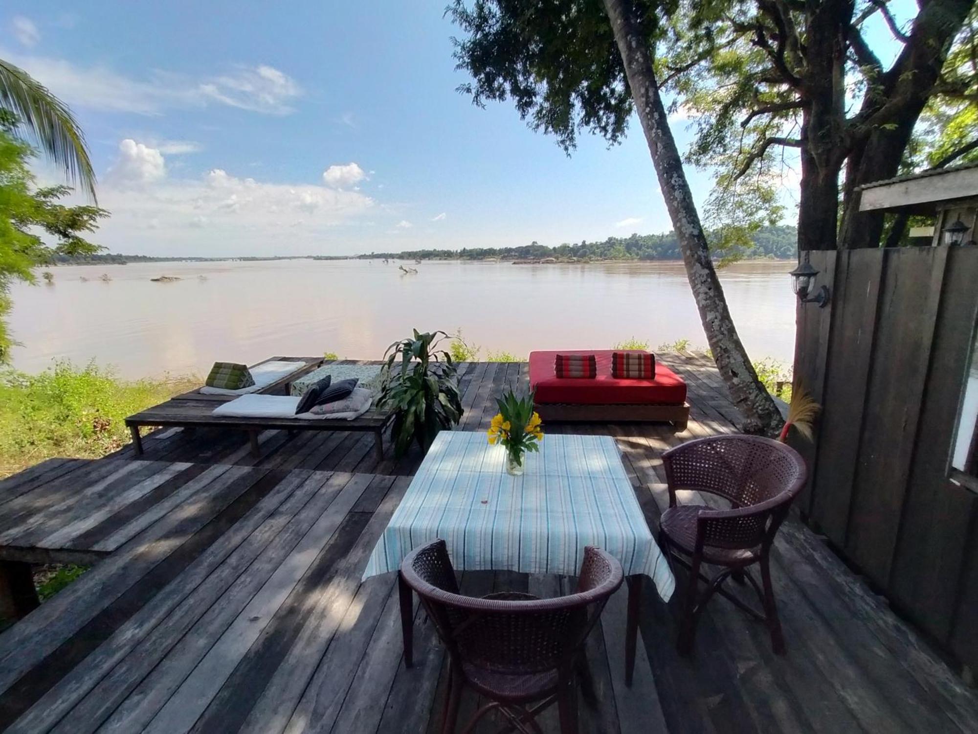 Pomelo Restaurant And Guesthouse'S Fishermen Bungalow & A Tammarine Bungalow River Front Ban Khon Extérieur photo