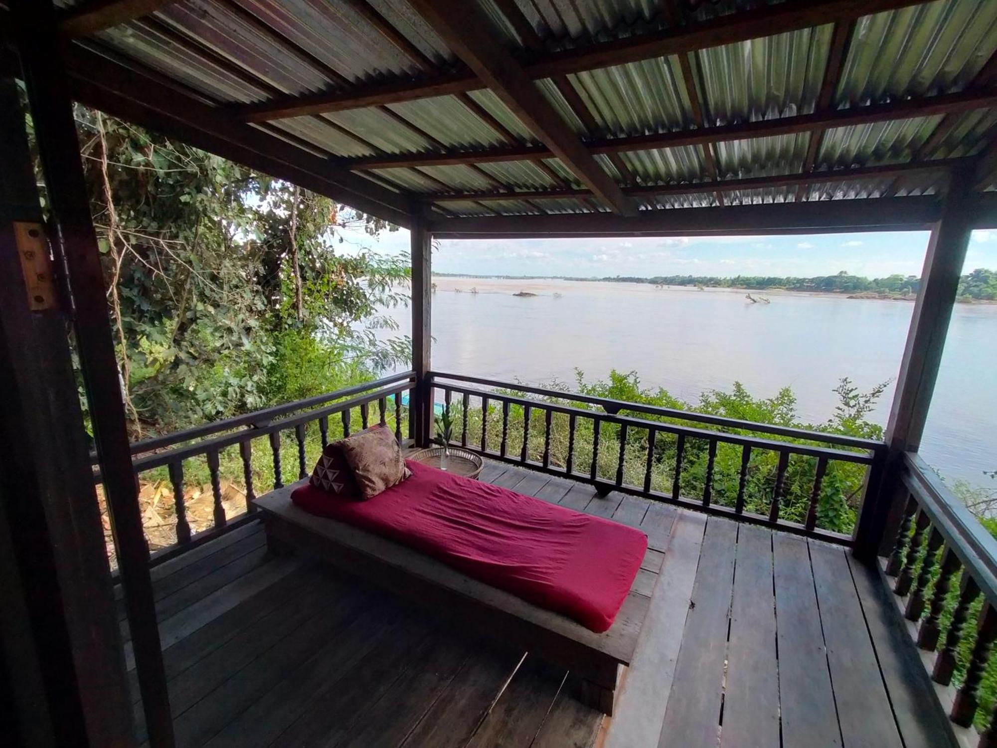 Pomelo Restaurant And Guesthouse'S Fishermen Bungalow & A Tammarine Bungalow River Front Ban Khon Extérieur photo