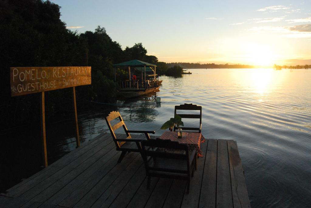 Pomelo Restaurant And Guesthouse'S Fishermen Bungalow & A Tammarine Bungalow River Front Ban Khon Extérieur photo