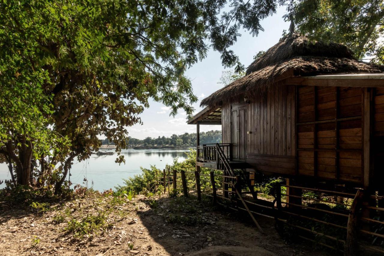 Pomelo Restaurant And Guesthouse'S Fishermen Bungalow & A Tammarine Bungalow River Front Ban Khon Extérieur photo